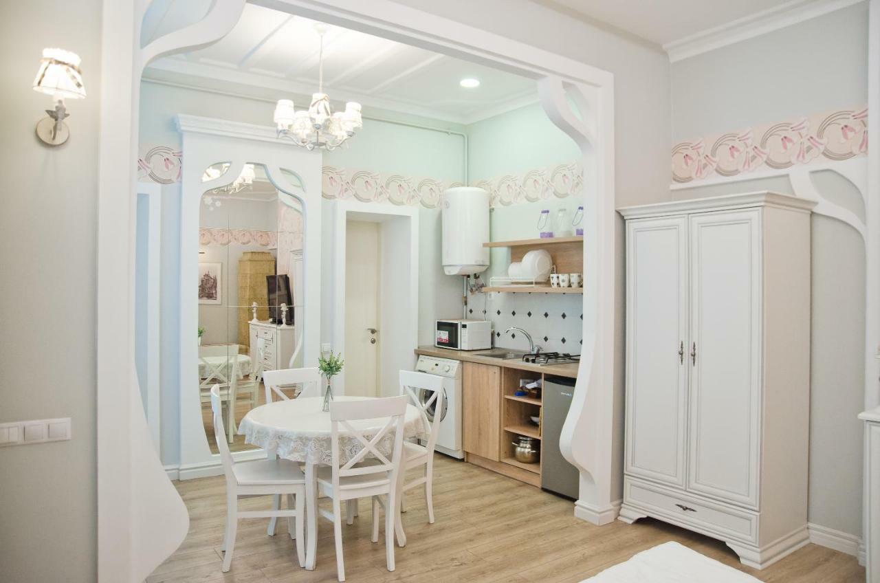 Deluxe Appartment In The City Center Львов Экстерьер фото
